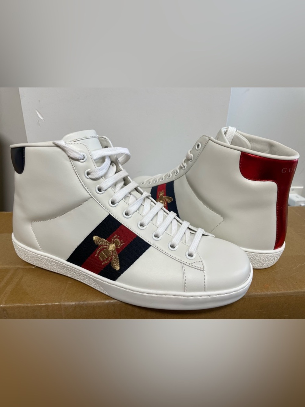 100% Authentic Men’s Gucci Ace High-Top Bee Sneakers – Size 6.5